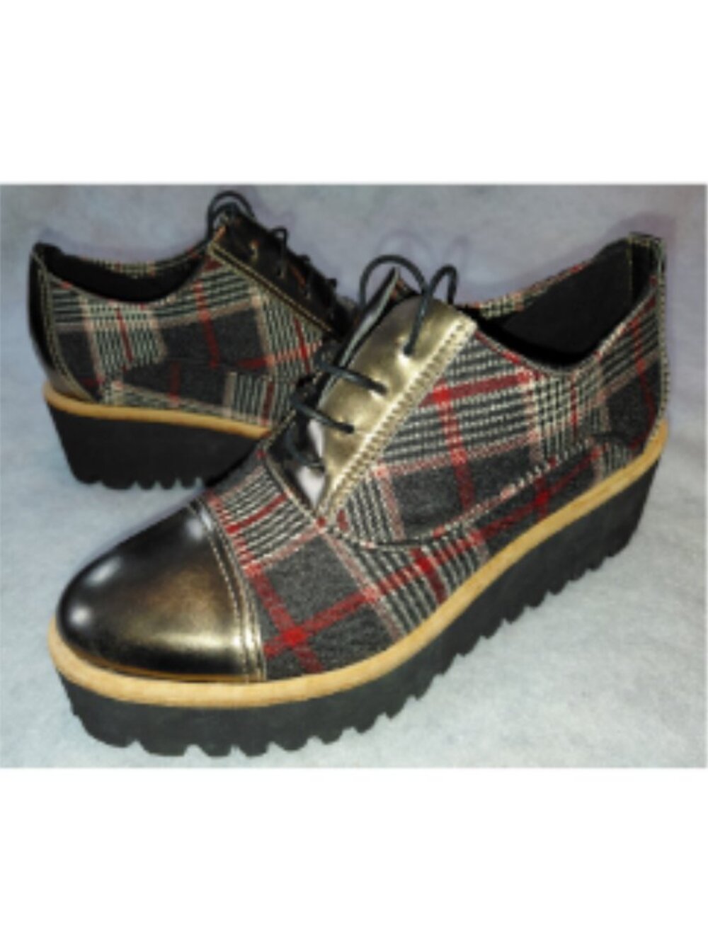 ALL BLACK Plaid Oxfords w/ Gold Patent Toe and Heel Women's Size 8 - Picture 3 of 13
